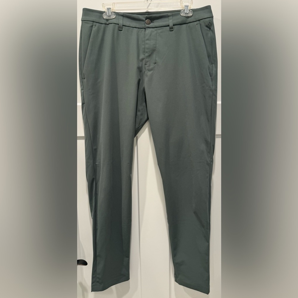 Size 33 Men’s Lululemon ABC Pant Slim fit